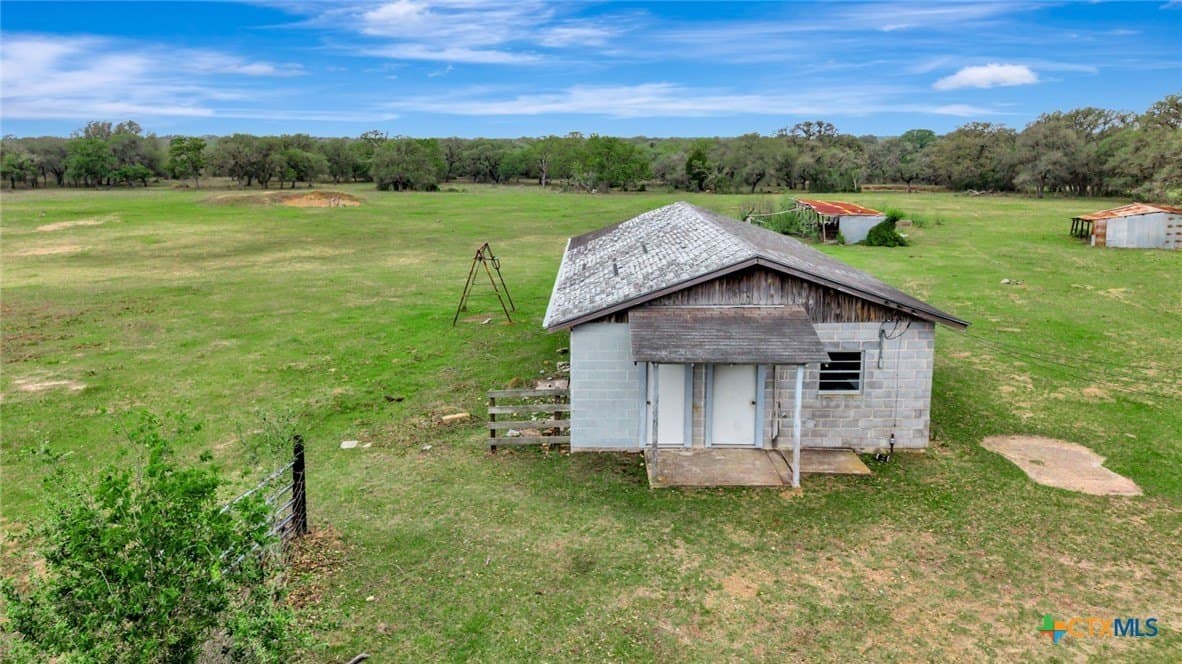 446.91 acres in Lavaca County - photo 21
