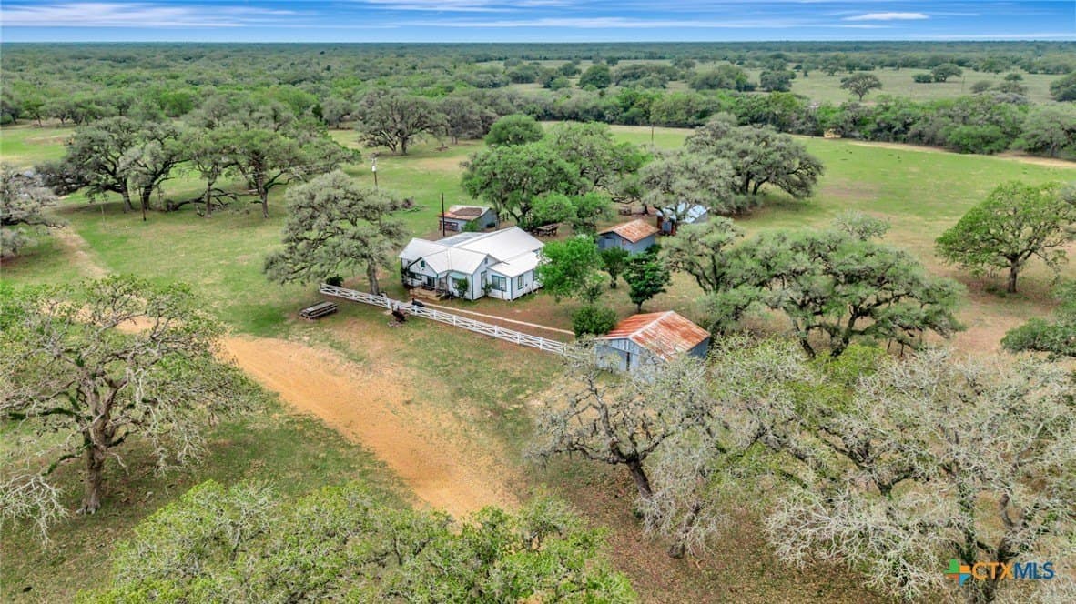 446.91 acres in Lavaca County - photo 22
