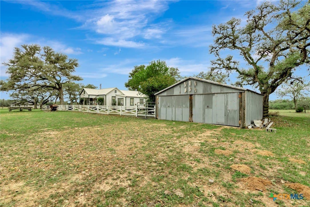 446.91 acres in Lavaca County - photo 47