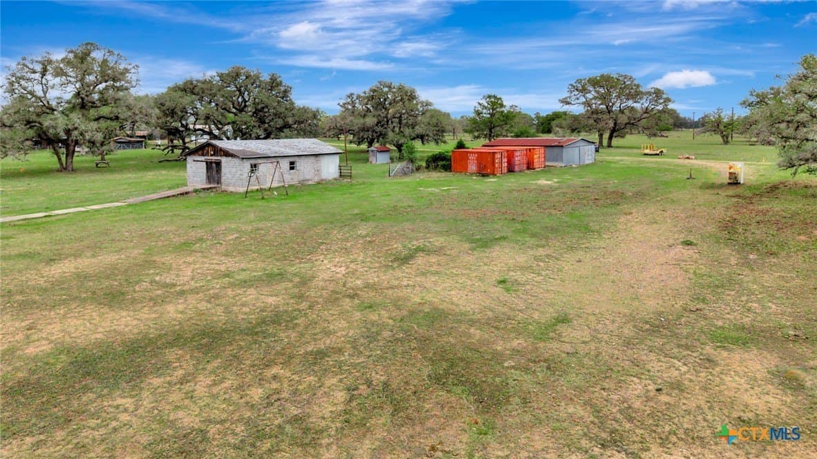446.91 acres in Lavaca County - photo 23