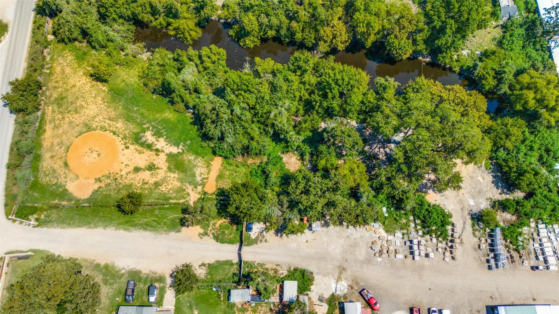 1 acres in Dallas County gallery image 3