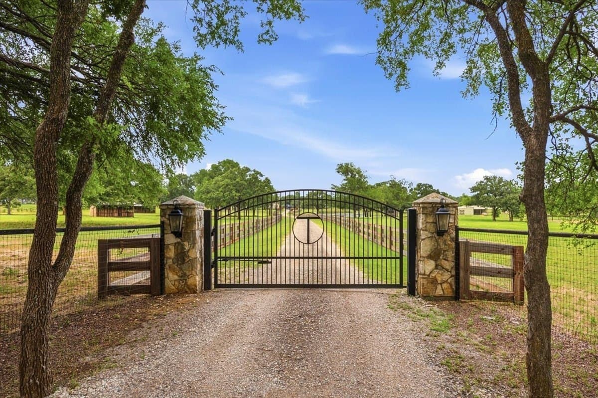 10.75 acres in Denton County gallery image 2