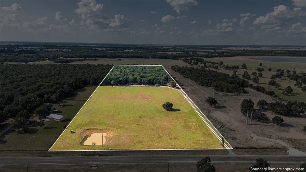 26.33 acres in Falls County - photo 4