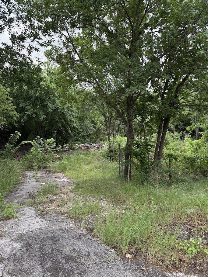 0.56 acres in Tarrant County gallery image 3