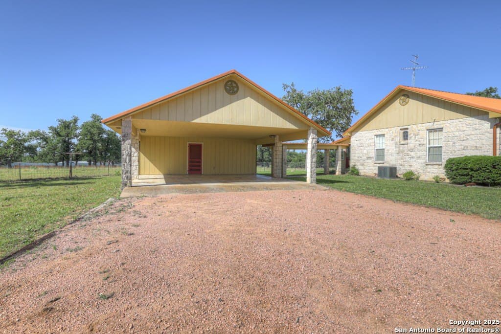 20 acres in Gillespie County - photo 6