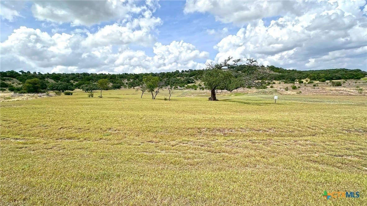 5.01 acres in Lampasas County gallery image 3