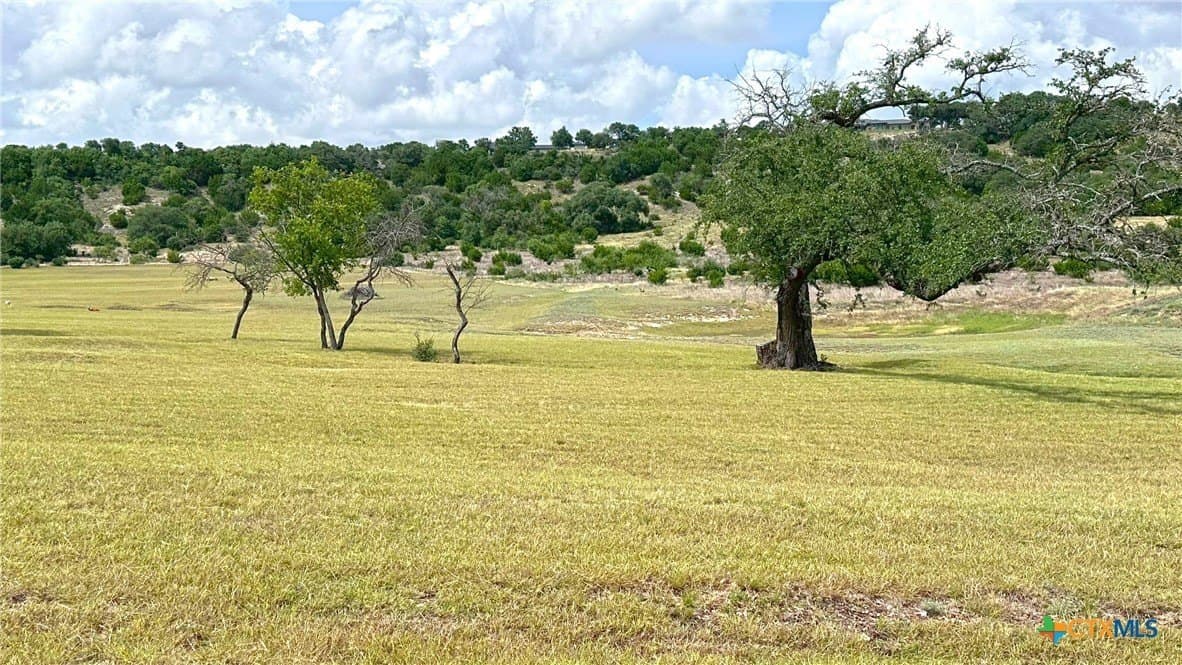 5.01 acres in Lampasas County gallery image 4