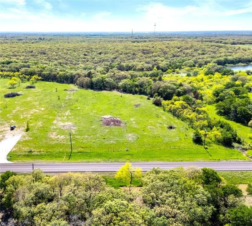 10 acres in McLennan County gallery image 3