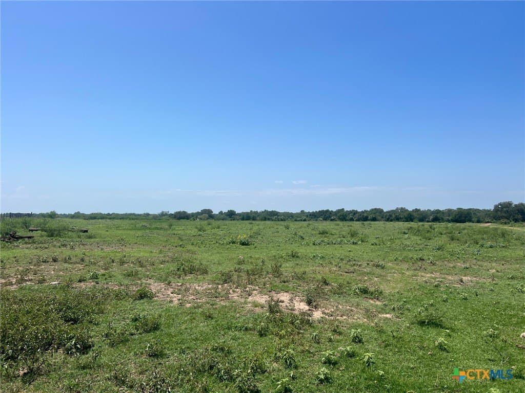 15 acres in Lavaca County - photo 6