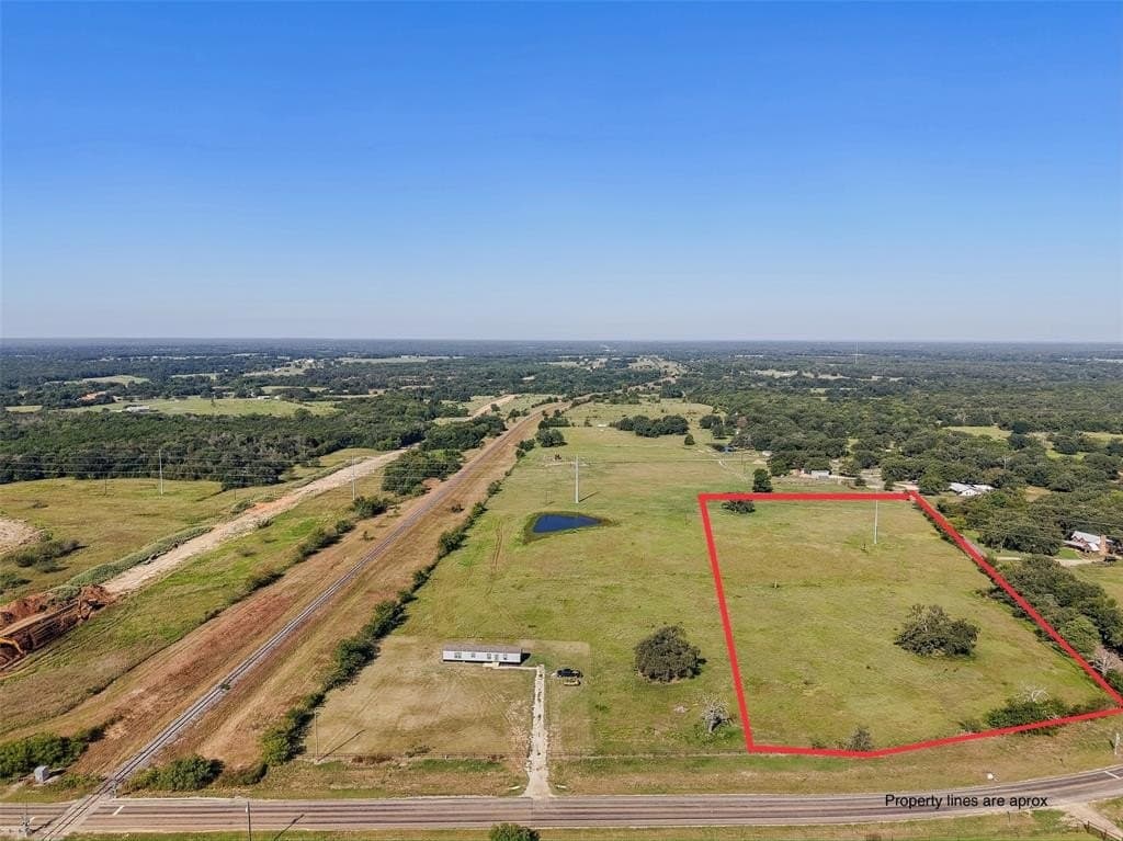 7.08 acres in Freestone County