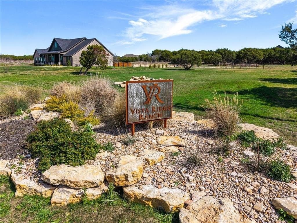 1.1 acres in Somervell County gallery image 3