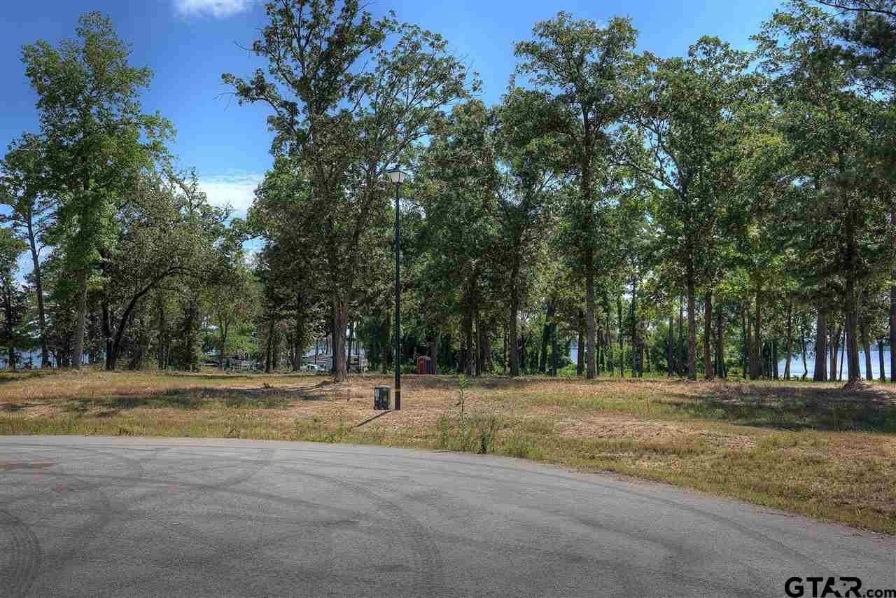 1.04 acres in Henderson County - photo 13