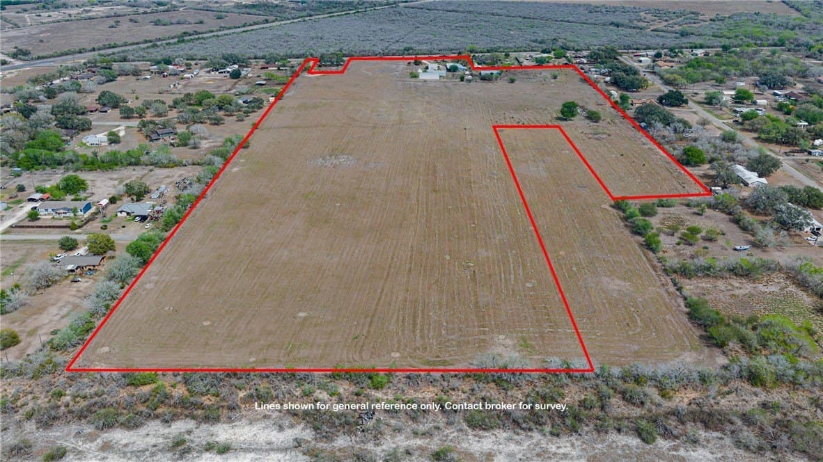 23.53 acres in Bee County