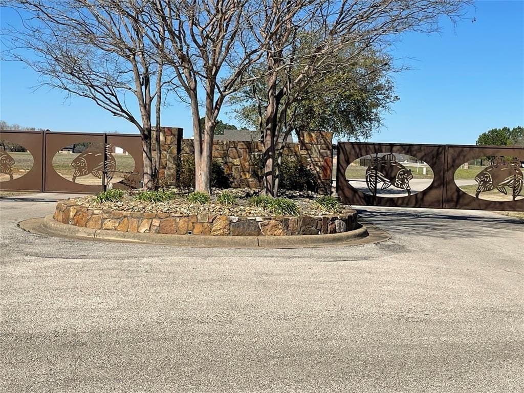 2.53 acres in Henderson County gallery image 3