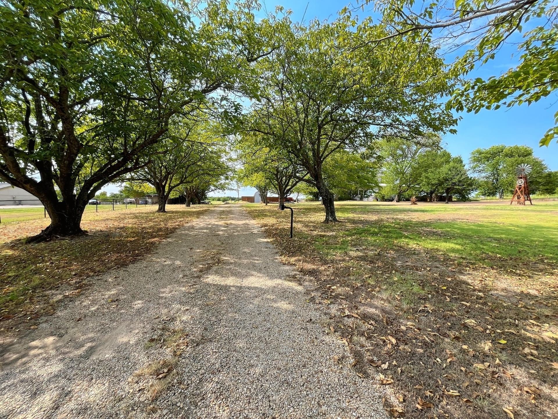 10 acres in Kaufman County - photo 2