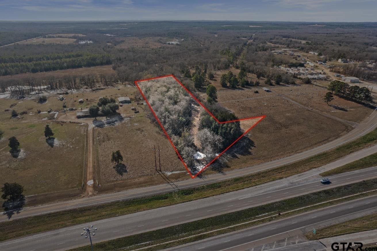 4.73 acres in Titus County