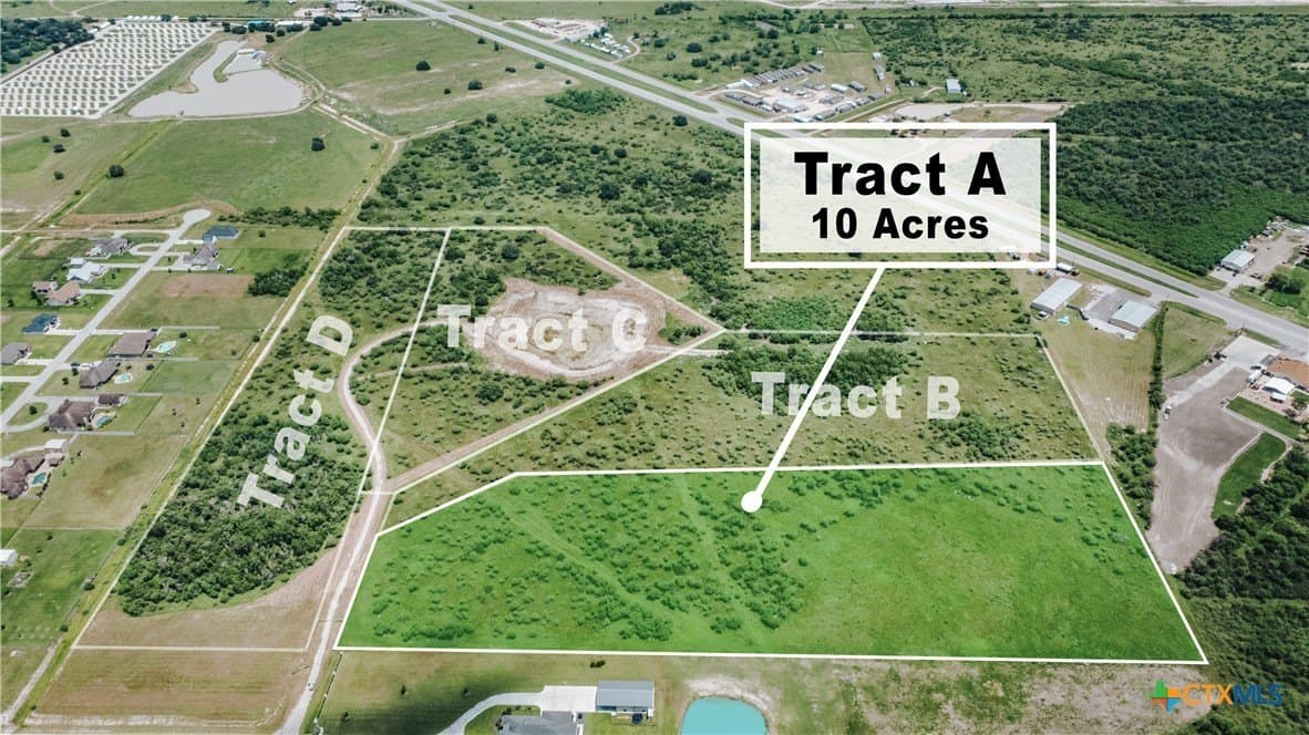 10 acres in Victoria County