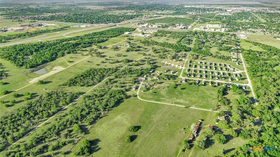 68 acres in Victoria County - photo 7