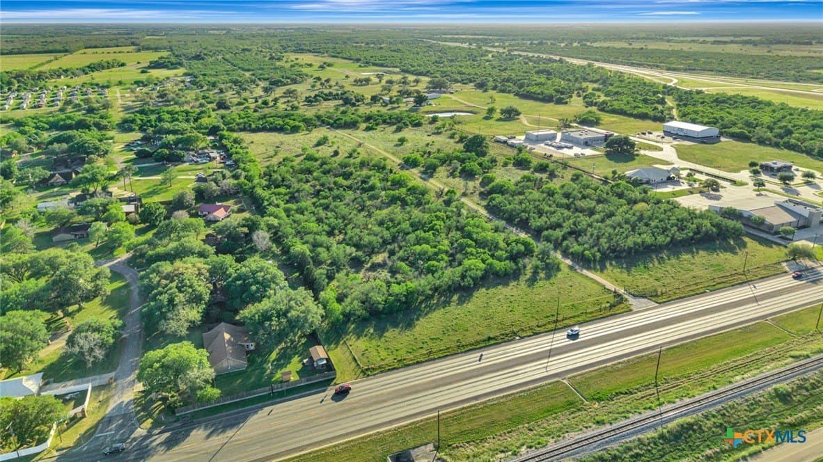 68 acres in Victoria County - photo 29
