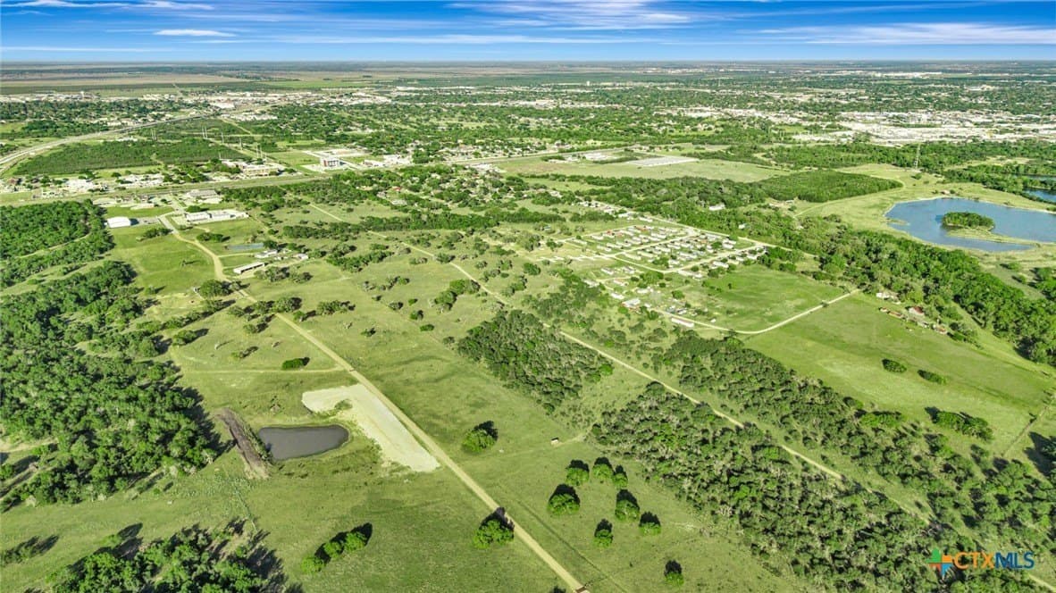 68 acres in Victoria County - photo 8