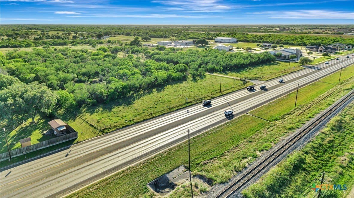 68 acres in Victoria County - photo 24