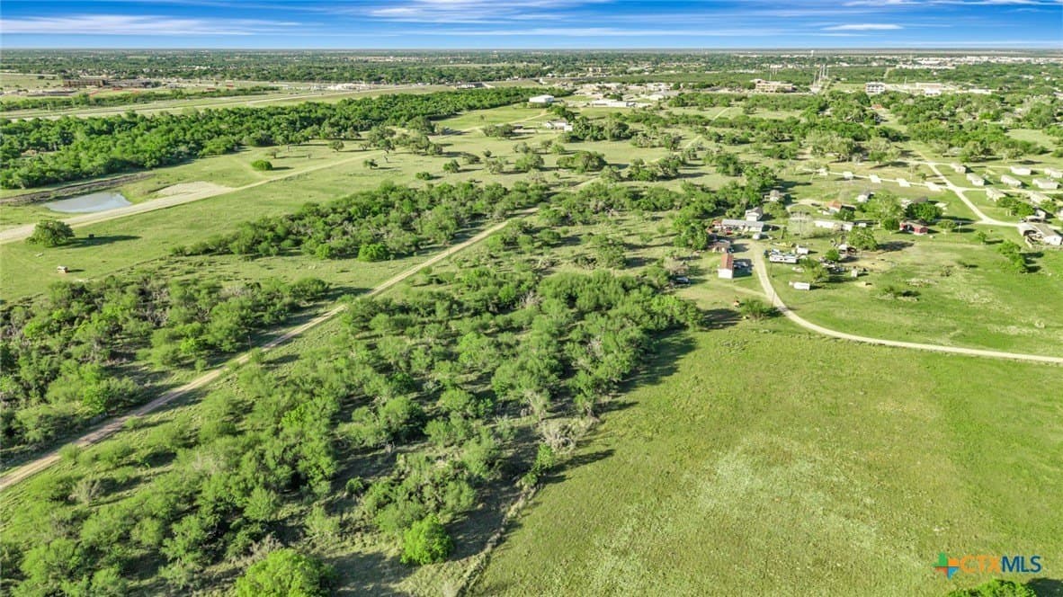 68 acres in Victoria County - photo 11