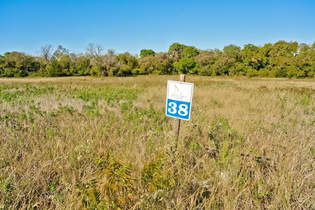 2.01 acres in Parker County