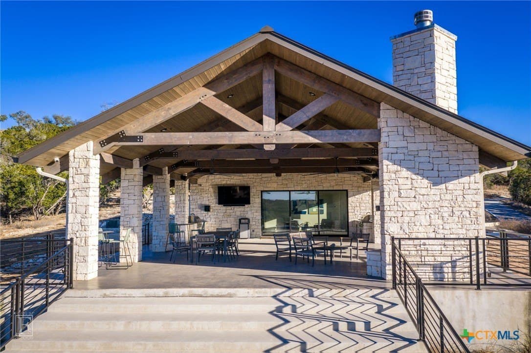 1.42 acres in Comal County - photo 11