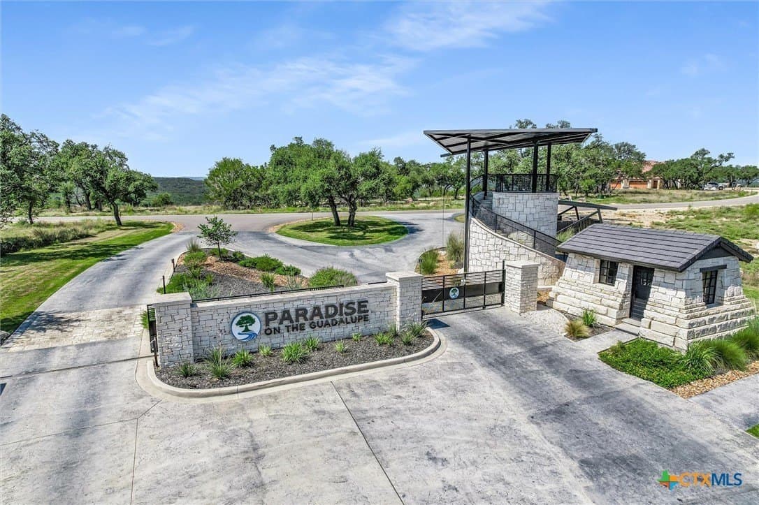 1.72 acres in Comal County - photo 8