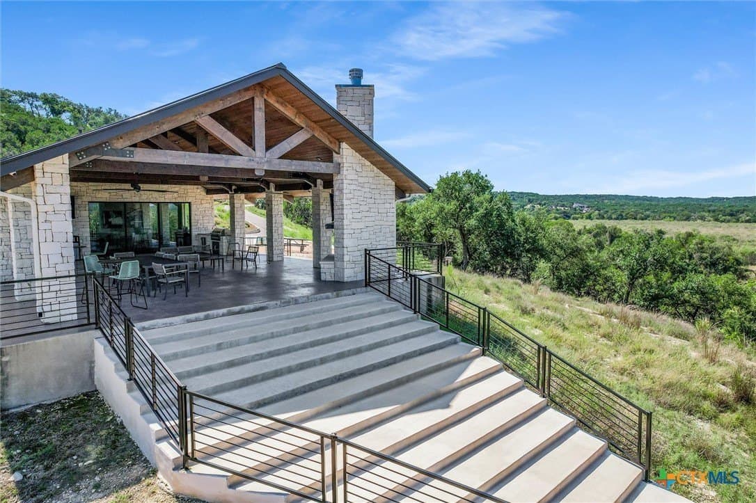 1.72 acres in Comal County - photo 9