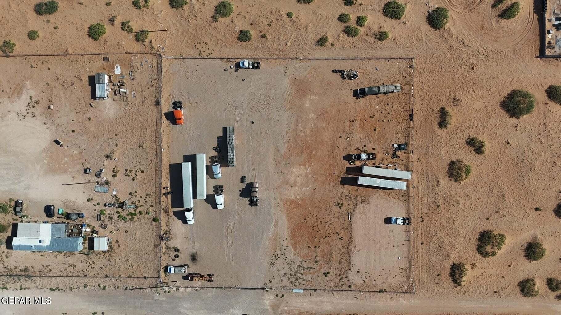 2 acres in El Paso County gallery image 4