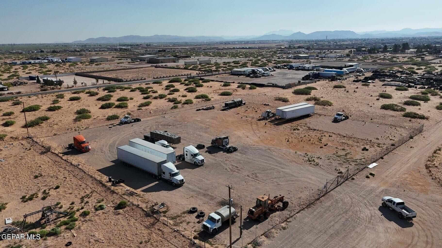 2 acres in El Paso County gallery image 2