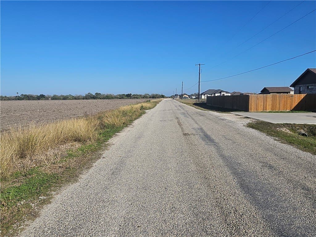 5.01 acres in Kleberg County gallery image 2