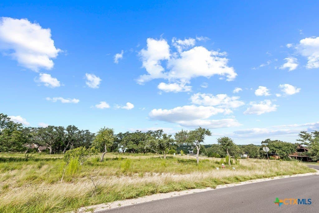 1.02 acres in Comal County gallery image 4