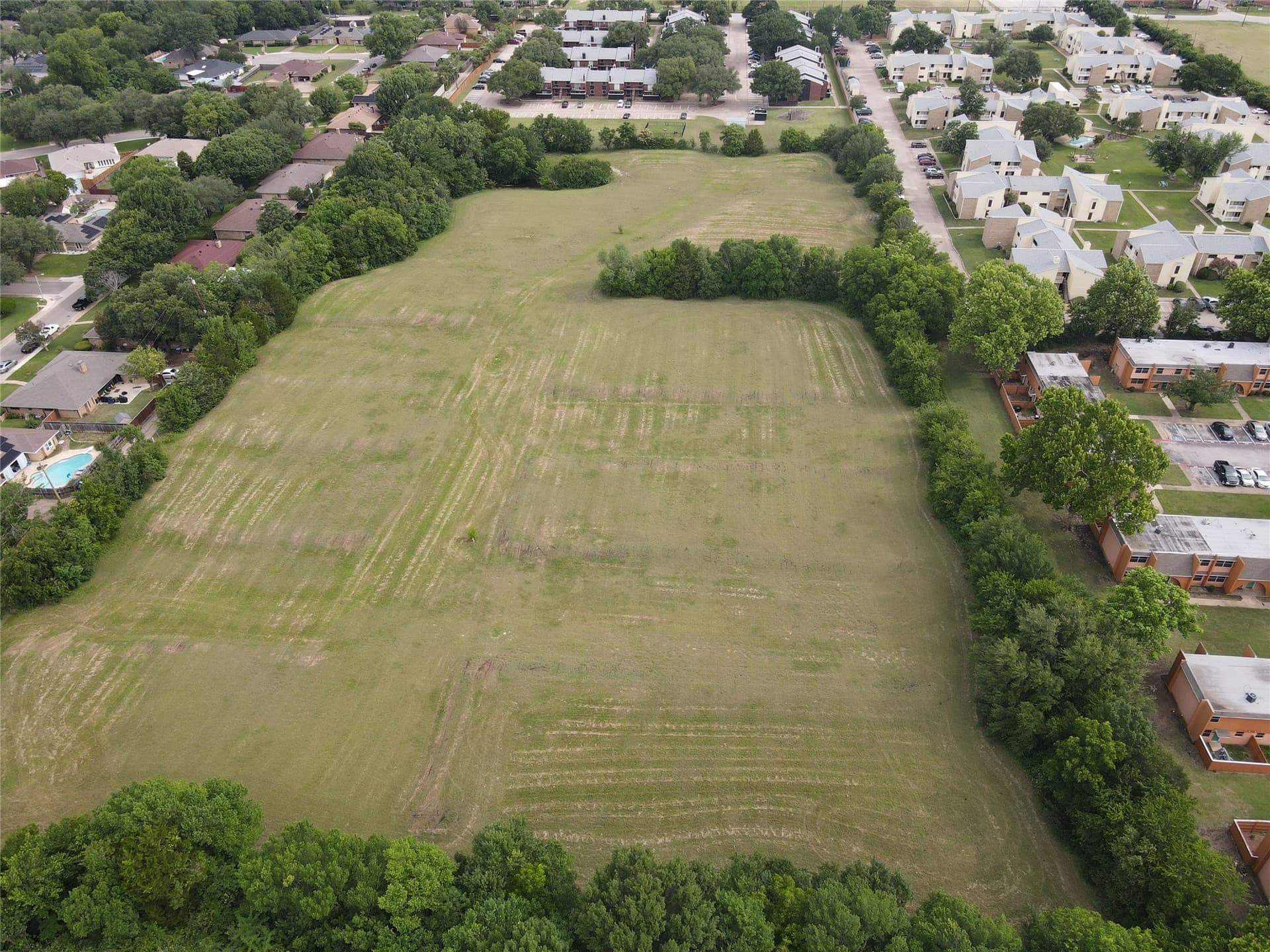 8.68 acres in Dallas County gallery image 2