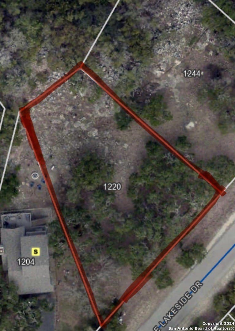0.26 acres in Comal County - photo 6