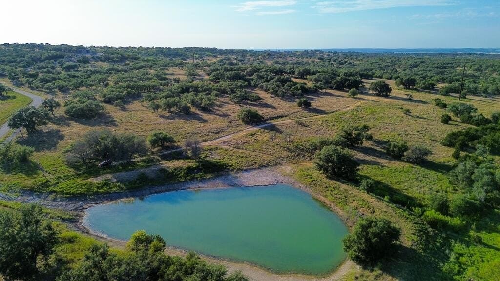 27.2 acres in Gillespie County
