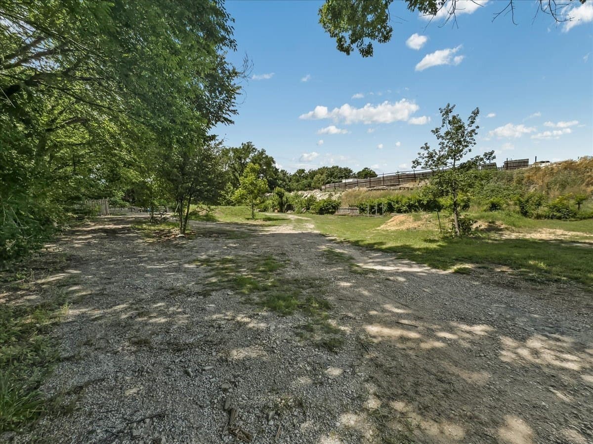 1 acres in Dallas County - photo 7
