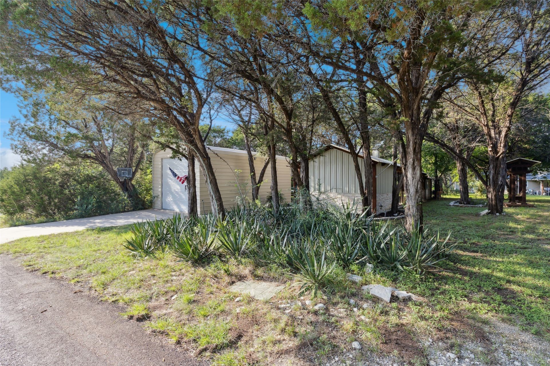 0.69 acres in Hood County