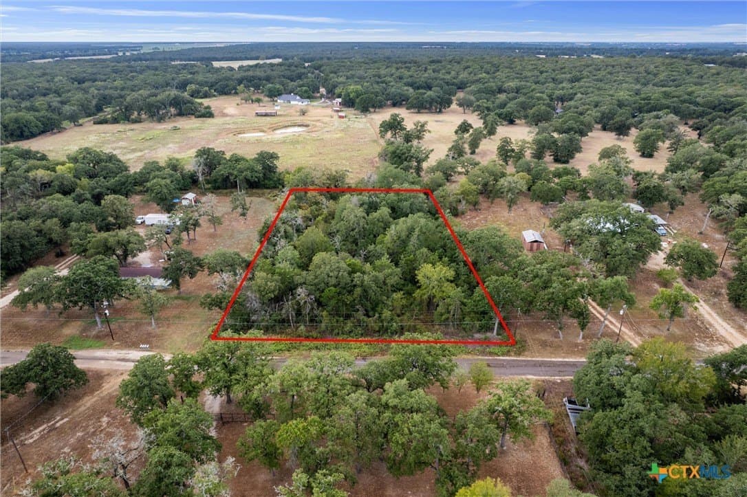 1.4 acres in Milam County
