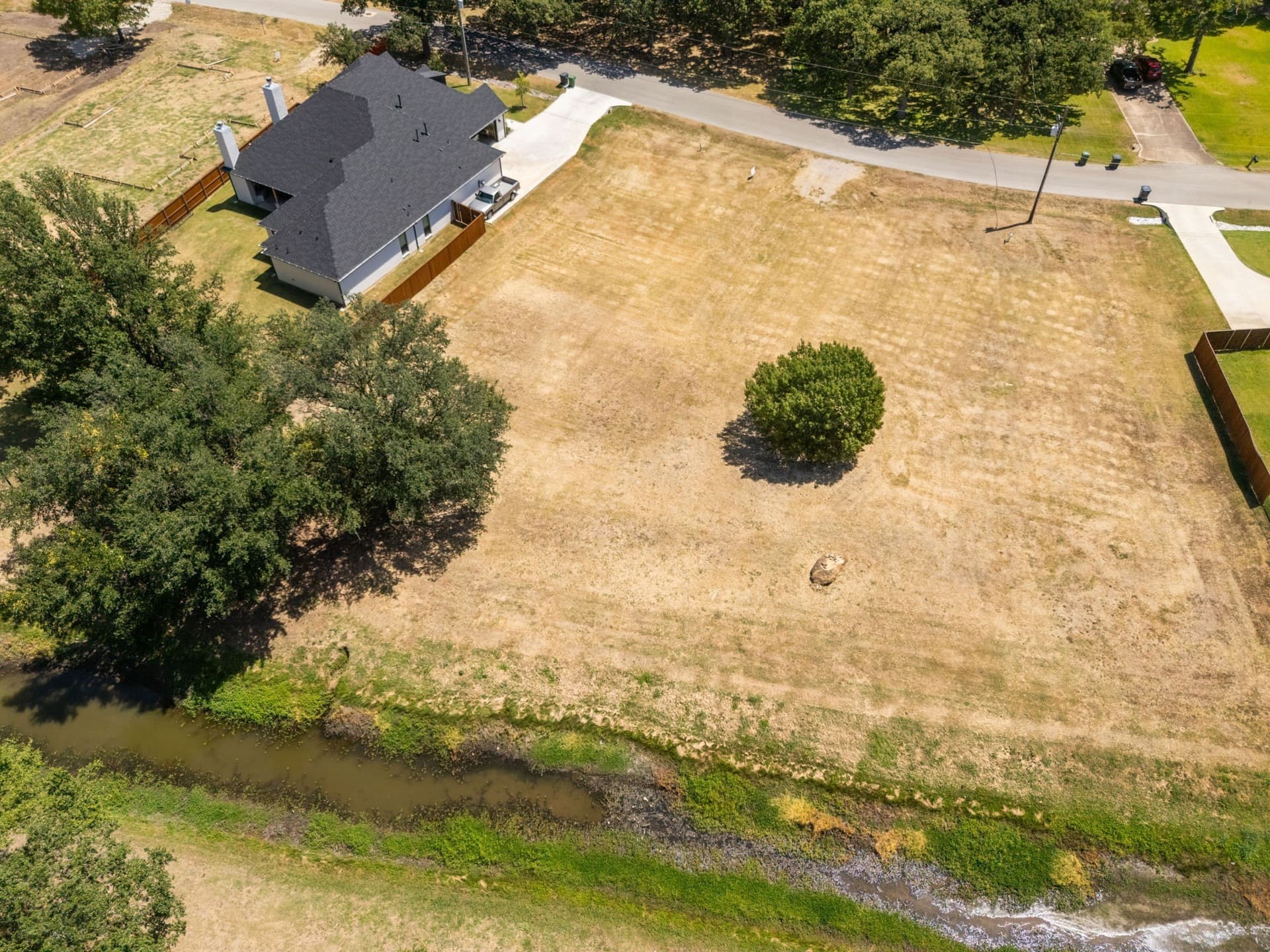 0.34 acres in Tarrant County - photo 2