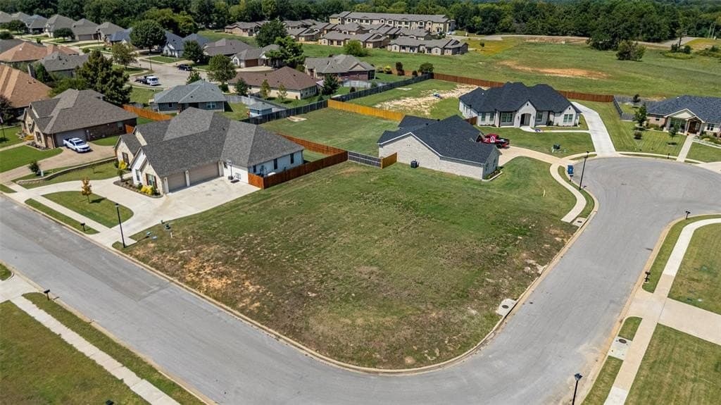 0.33 acres in Smith County gallery image 3