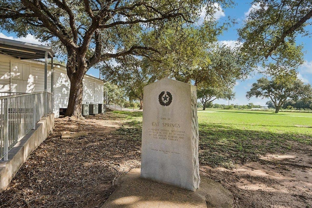 4.37 acres in Austin County - photo 10