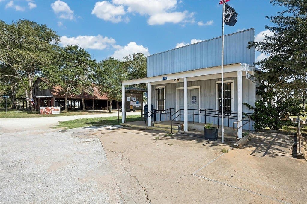 4.37 acres in Austin County - photo 14