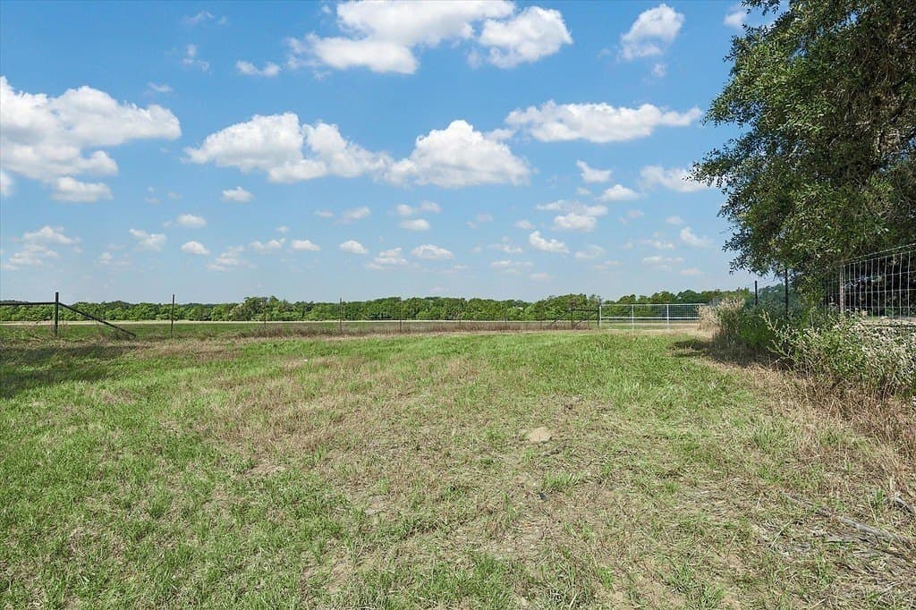 4.37 acres in Austin County - photo 5