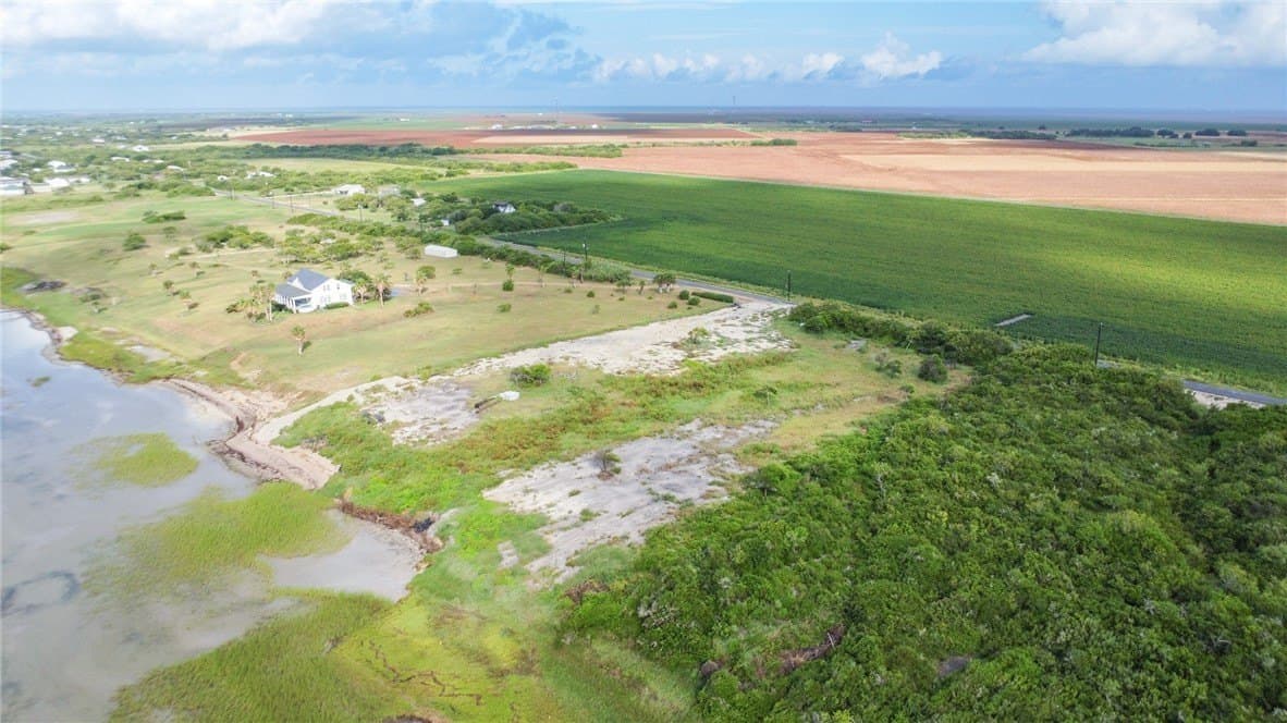 0.92 acres in Refugio County - photo 9