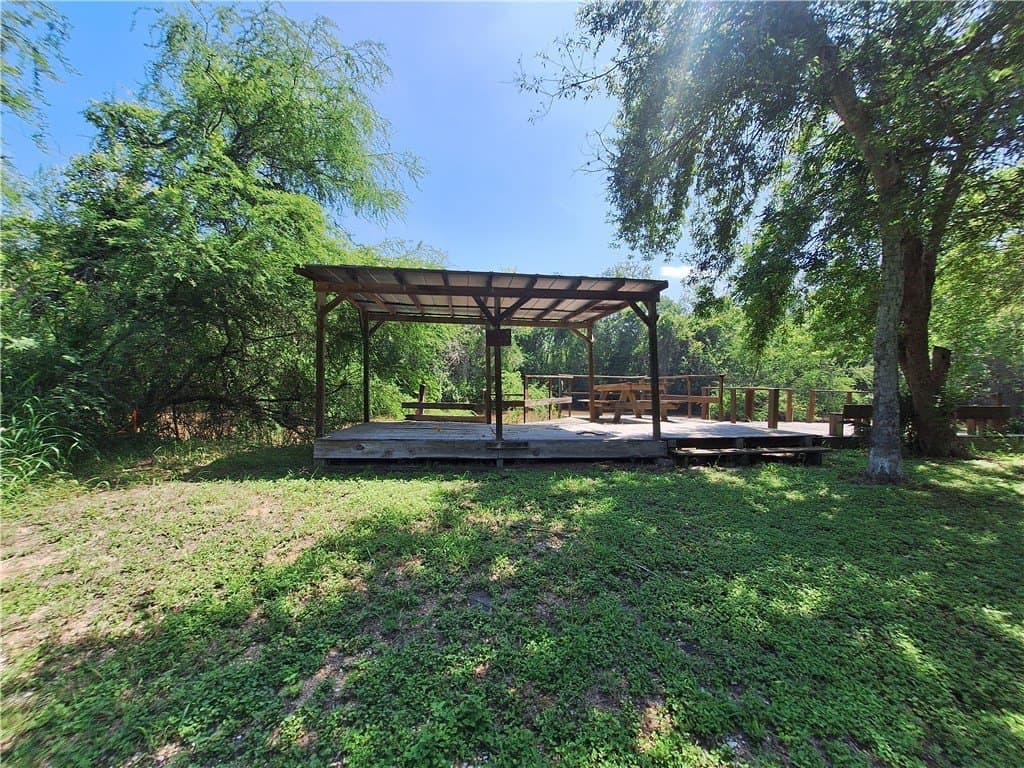 0.25 acres in Nueces County - photo 6