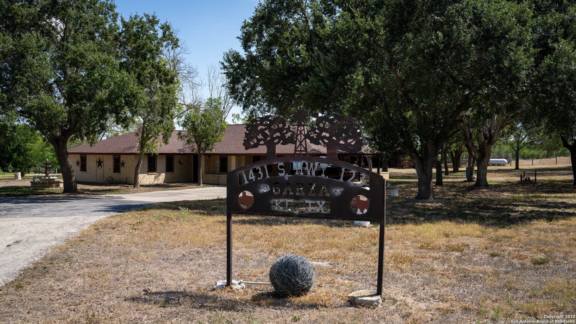 12.1 acres in Karnes County