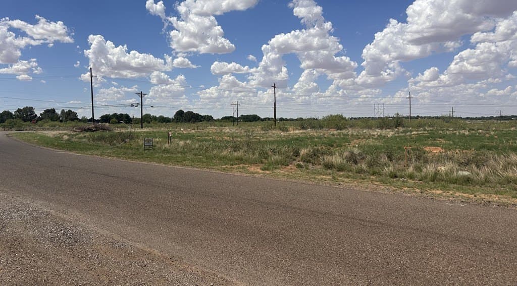 1.68 acres in Gaines County gallery image 3