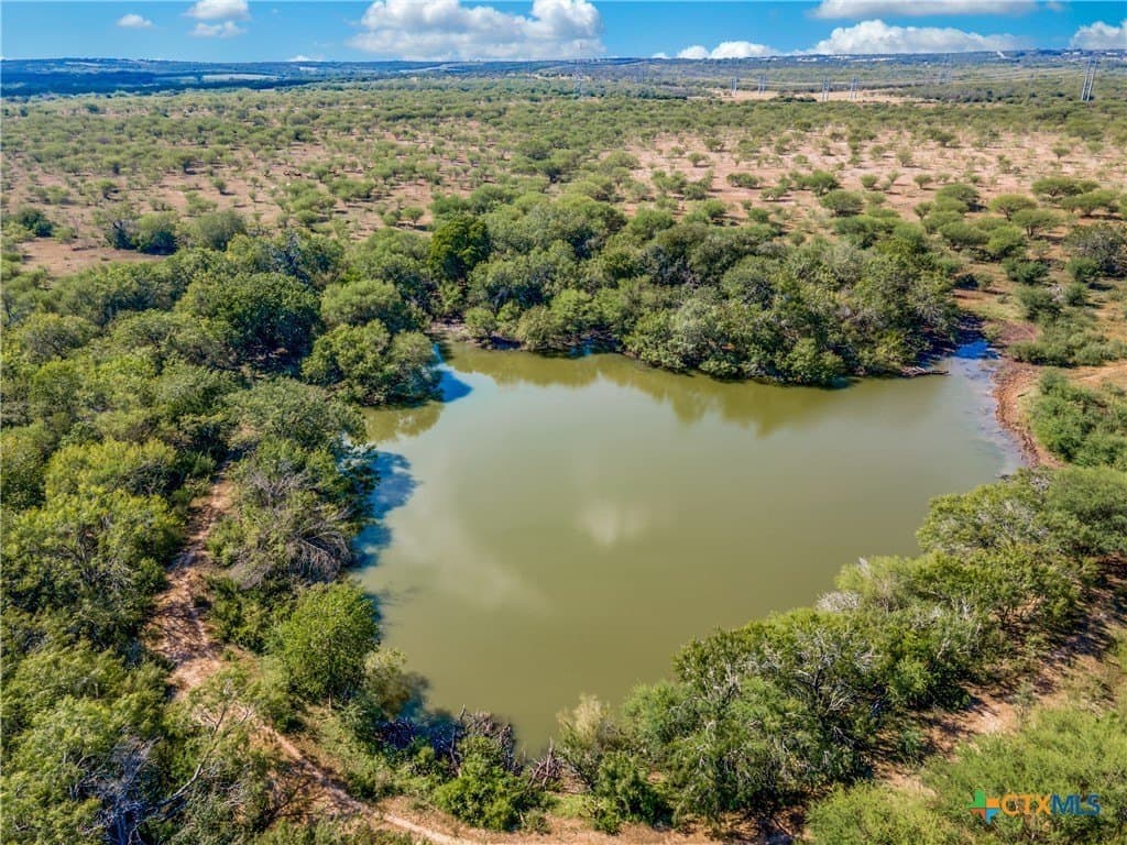 200 acres in Karnes County